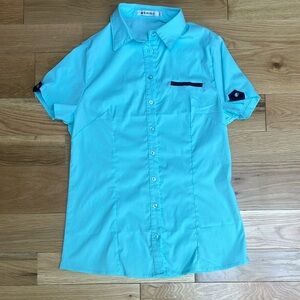 Women’s Short-Sleeve Button-Down Shirt in Aqua Blue by